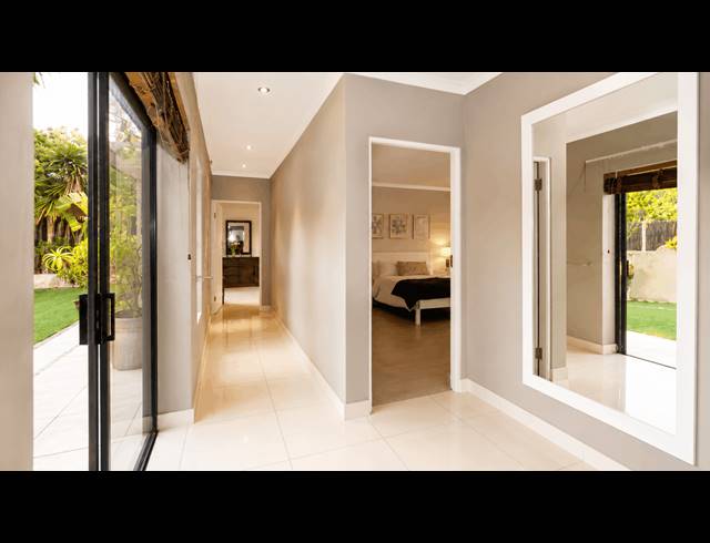 4 BEDROOM FREESTANDING TO LET IN FLAMINGO VLEI